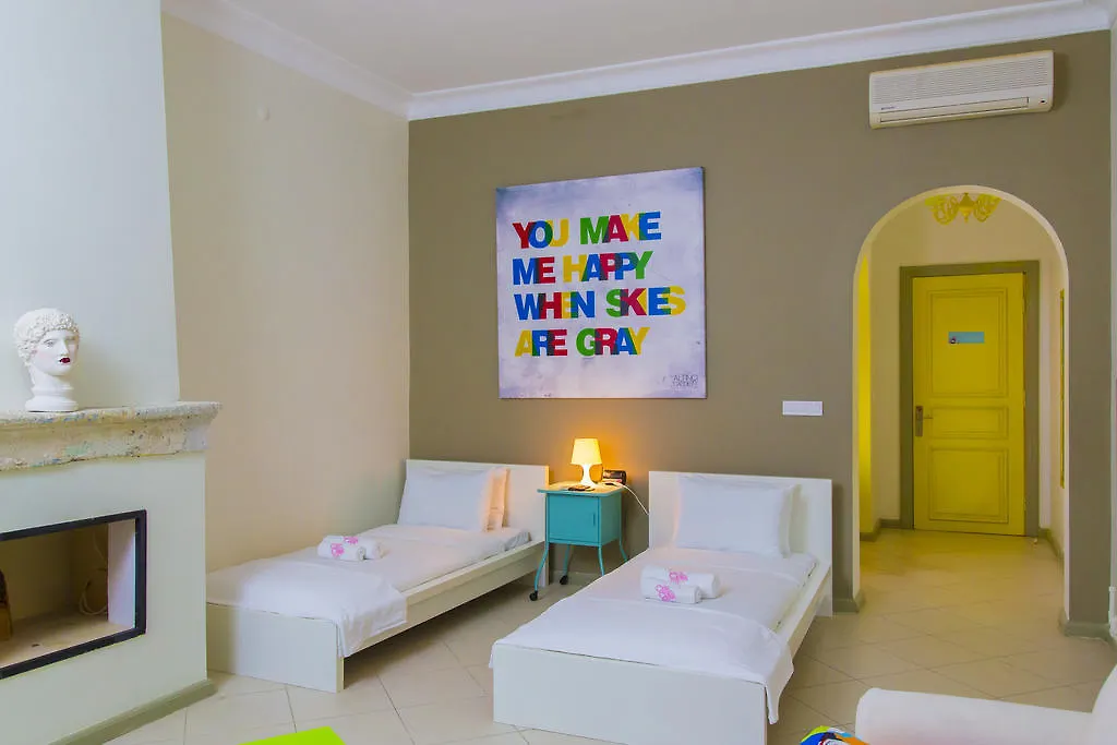 Curcuna Hotel Алачати